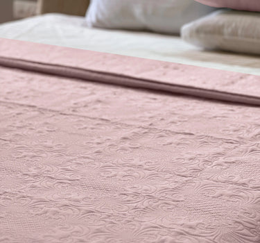 Sensation Quilted Bedcover cum AC comforter Set with 2 Pillow Covers.(Peach)