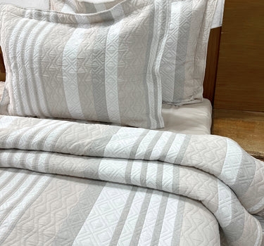 Egyptian Cotton King Bedcover With 2 Pillow Covers And Multipurpose Bag