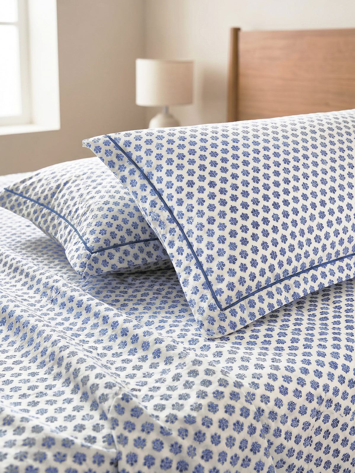 LABHAM Hemline 500TC 100% Cotton Printed King Size Bedsheet Set with 2 Matching Pillow Covers - King Size ( Indigo Booti )