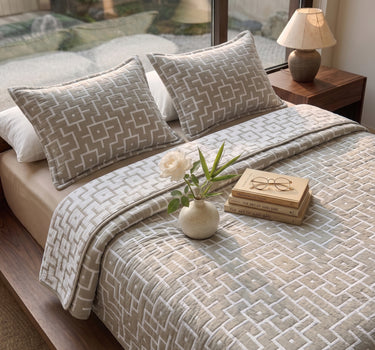 Egyptian Cotton King Bedcover With 2 Pillow Covers And Multipurpose Bag