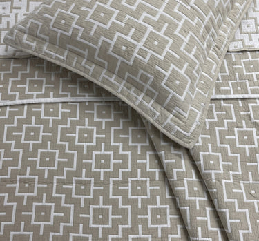 Egyptian Cotton King Bedcover With 2 Pillow Covers And Multipurpose Bag