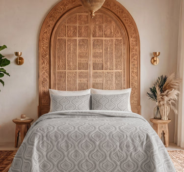LABHAM Kadambari 300TC cotton king bedsheet in silver — Moroccan ogee damask percale (view 2)