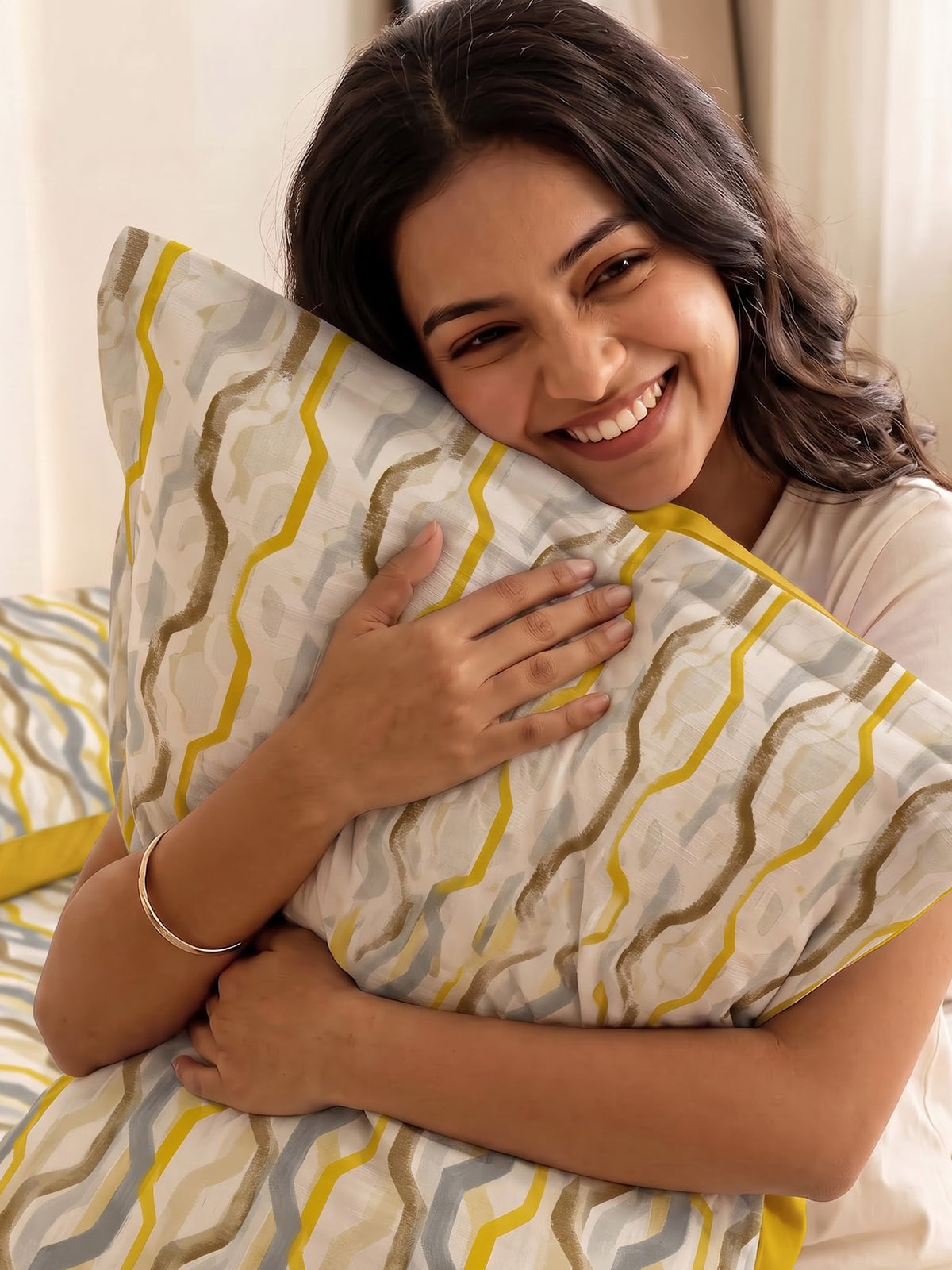 LABHAM Abstract 200TC Natura Soft Bedsheet Set With 2 Matching Pillow Covers - King Size