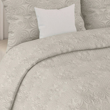 Sensation Quilted Bedcover cum AC comforter Set with 2 Pillow Covers.(Cream)