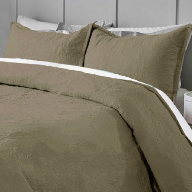 Sensation Quilted Bedcover cum AC comforter Set with 2 Pillow Covers.(Mocha)