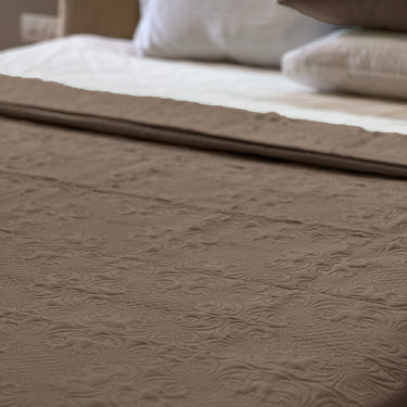 Sensation Quilted Bedcover cum AC comforter Set with 2 Pillow Covers.(Mocha)