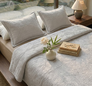 Egyptian Cotton King Bedcover With 2 Pillow Covers And Multipurpose Bag