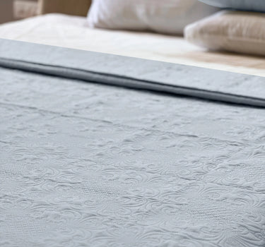 Sensation Quilted Bedcover cum AC comforter Set with 2 Pillow Covers.(Pearl Grey)