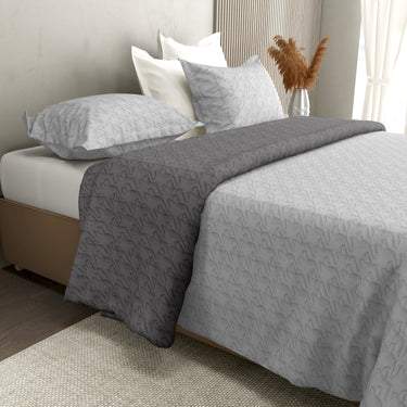 Aura Multi Needle Quilted, Reversible Bedcover (Silver & Grey)