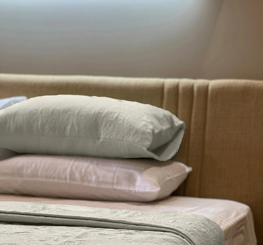 Sensation Quilted Bedcover cum AC comforter Set with 2 Pillow Covers.(Beige)