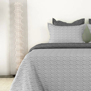 Rangriti - King Size Reversible Bedcover Set (Silver & Grey)