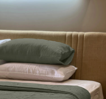 Sensation Quilted Bedcover cum AC comforter Set with 2 Pillow Covers.(Walnut)