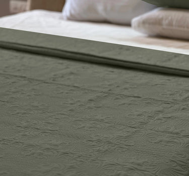 Sensation Quilted Bedcover cum AC comforter Set with 2 Pillow Covers.(Walnut)