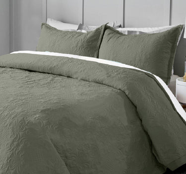 Sensation Quilted Bedcover cum AC comforter Set with 2 Pillow Covers.(Walnut)