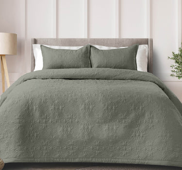 Sensation Quilted Bedcover cum AC comforter Set with 2 Pillow Covers.(Walnut)