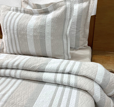 Egyptian Cotton King Bedcover With 2 Pillow Covers And Multipurpose Bag