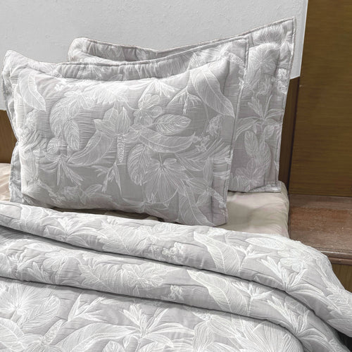 Egyptian Cotton King Bedcover With 2 Pillow Covers And Multipurpose Bag packed in the multipurpose bag