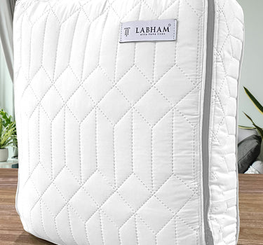 LABHAM® Azure King Size Bedcover Set - 300GSM Quilted, (90"x108") Super Soft, Durable, Easy Care, Bedspread with 2 Pillow Covers & Storage Bag (White)