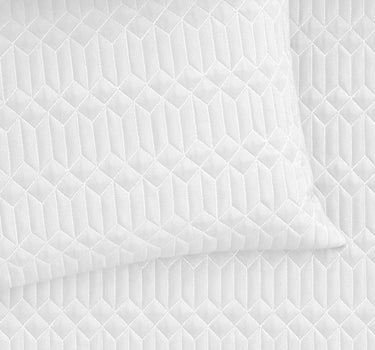 LABHAM® Azure King Size Bedcover Set - 300GSM Quilted, (90"x108") Super Soft, Durable, Easy Care, Bedspread with 2 Pillow Covers & Storage Bag (White)