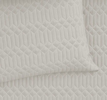 LABHAM® Azure King Size Bedcover Set - 300GSM Quilted, (90"x108") Super Soft, Durable, Easy Care, Bedspread with 2 Pillow Covers & Storage Bag (Ivory)