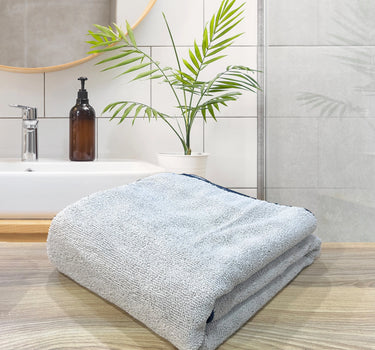 Insignia 450GSM High Absorbant, Super Soft, Anti Microbial, Bath Towel (75cm x 150cm), Silver