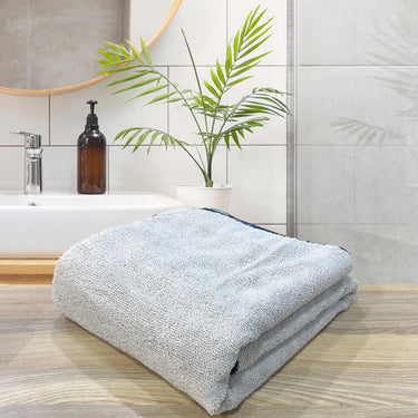 Insignia 450GSM High Absorbant, Super Soft, Anti Microbial, Bath Towel (75cm x 150cm), Silver