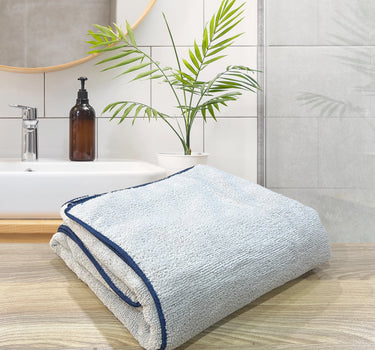 Insignia 450GSM High Absorbant, Super Soft, Anti Microbial, Bath Towel (75cm x 150cm), Silver