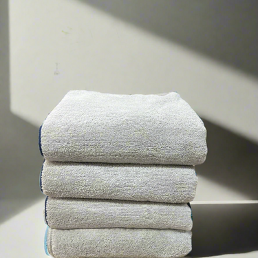 Insignia 450GSM High Absorbant, Super Soft, Anti Microbial, Bath Towel (75cm x 150cm), Silver