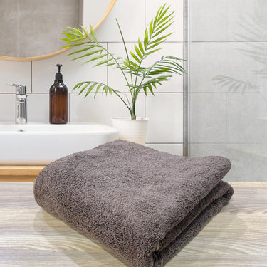Insignia 450GSM High Absorbant, Super Soft, Anti Microbial, Bath Towel (75cm x 150cm), Walnut