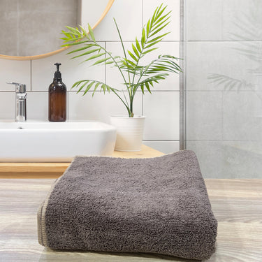 Insignia 450GSM High Absorbant, Super Soft, Anti Microbial, Bath Towel (75cm x 150cm), Walnut