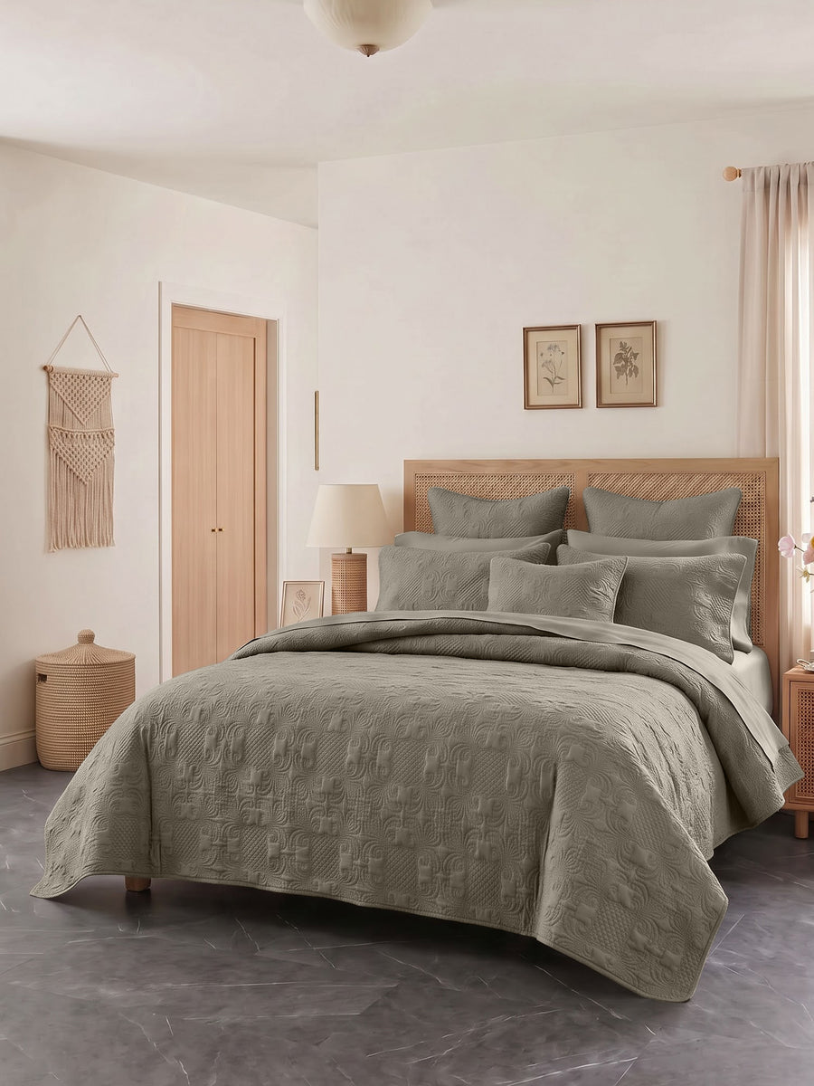 Sensation - Quilted King Bedcover Set with 2 Pillow Covers(Walnut) — view 3