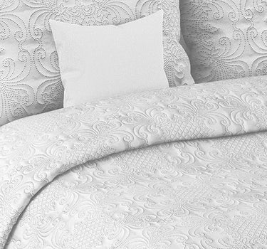 Sensation Quilted Bedcover cum AC comforter Set with 2 Pillow Covers.(White)